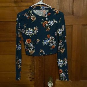 Long Sleeve Crop Top, size s